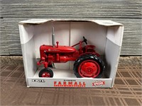 Ertl 1/16 McCormick Farmall Super AV Tractor