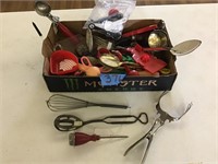 VINTAGE UTENSILS