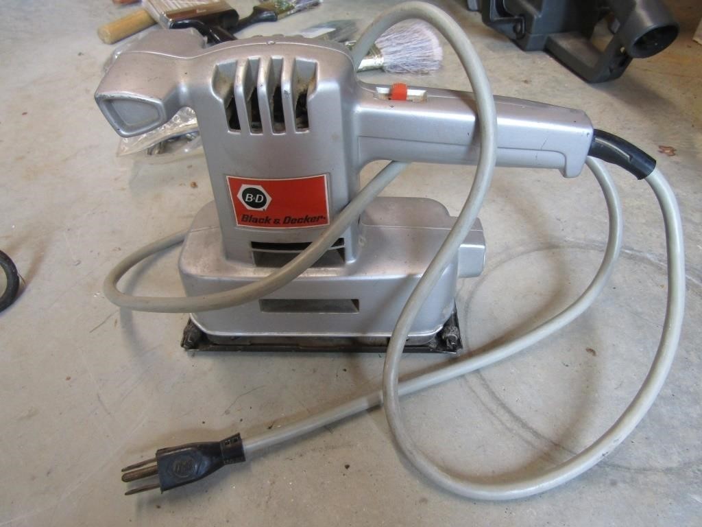 Black & Decker Finishing Sander - Works