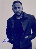 Autograph Kendrick Lamar Photo