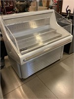 Hussmann Commercial Cooler - Working - Reach In