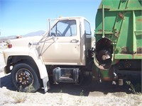 1985 Ford F-700 Feed Truck