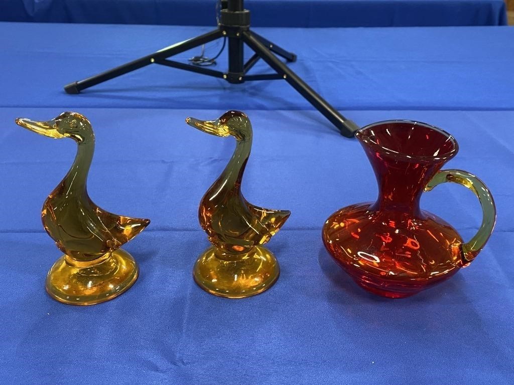 (2) AMBER GLASS GEESE & (1) AMBER GLASS VASE