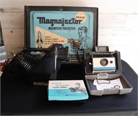Vntg Polaroid Camera & Magnajector