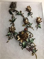 LARGE FLOWER NECKLACE w MATCHING EARRINGS