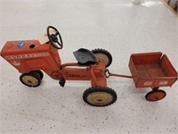 Murray Diesel 2Ton Pedal Tractor w/Trail TracCart