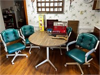 Kitchen Table w/Leaves & 4 Chairs (see desc.)