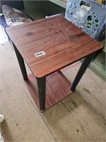 Small Side Table (connex 1)