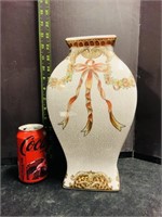 Chinese Porcelain Crackle Ribbon Motif Flared Vase