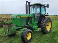 1989 JD 4455 Tractor #P001028