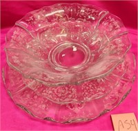 320 - VINTAGE GLASS BOWL & PLATTER (A54)