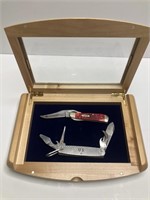 CASE AND USA KNIVES AND WOODEN SHOWCASE