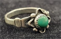 Silver & Green Stone Ring Sz 4