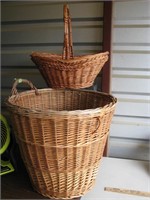 NIce, pair of Wicker baskets