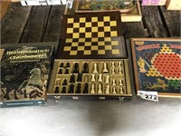 CHINESE CHECKERS, 2 CHESS SETS