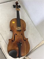 Violin / Fiddle - words on inside Antonius