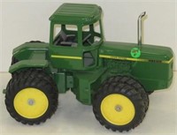 Ertl JD 8650 4wd Tractor, 1/16, Chrome Stack