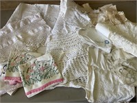 Linens and laces, many Pictures