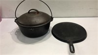 Vintage Cast Iron Cooking Pot & Skillet Q7C