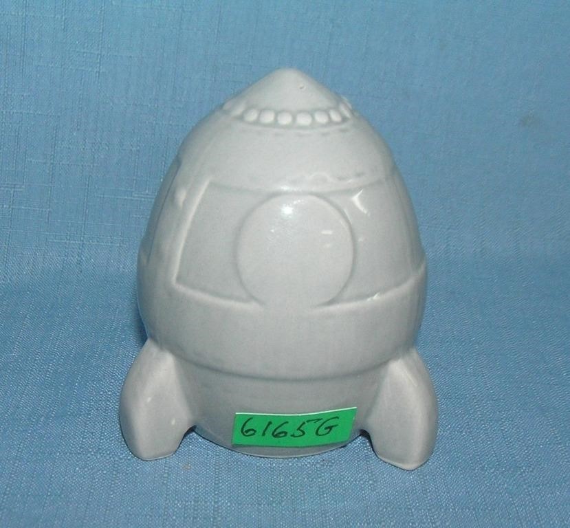 Classic Porcelain Space Ship gray glaze