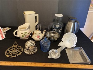 Miscellaneous kitchen lot- see pictures