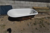 Porcelain Bath Tub