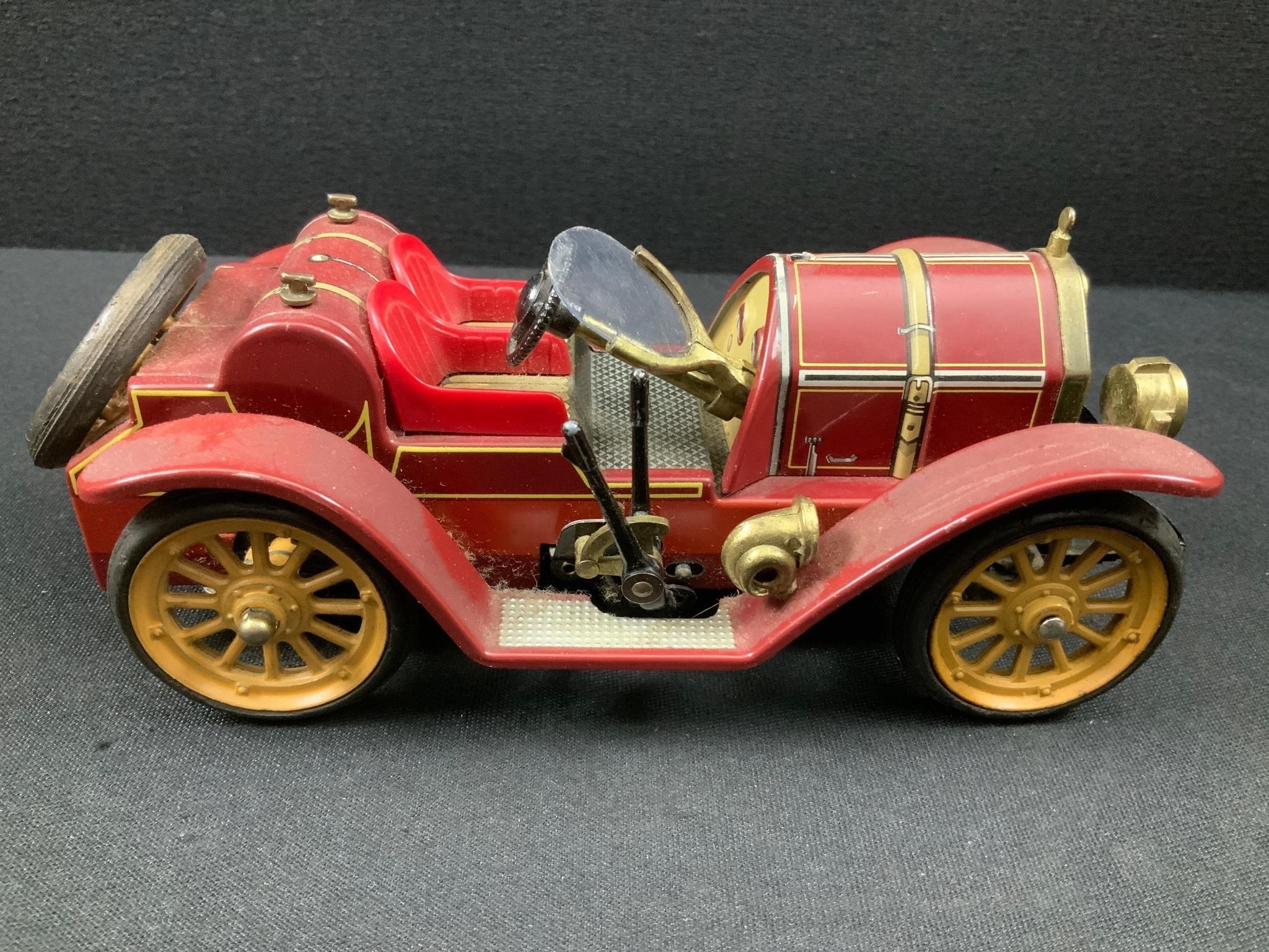 Online Only Estate Collectibles Auction