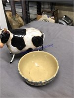 SMALL ROSEVILLE SPONGEWARE BOWL, COW FIGURINE