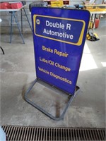 Napa street wave sign 'Double R Automotive'