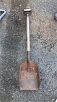 short handle shovel