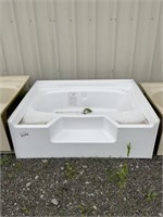 60" Skirted BathTub in White