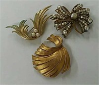 Brooches  (3)