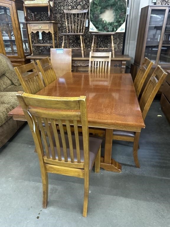 VERY NICE OAK TABLE AND 6 CHAIRS