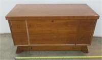 Lane Cedar Chest 39"w, 18"d, 22"t- Trim Pc.