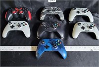 7 Xbox One Controllers