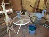 Patio Tables & Outdoor Decor