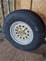 Firestone Winterforce P235/75R15 Tire