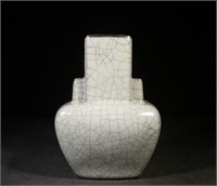 Chinese Guan Ware Porcelain Vase