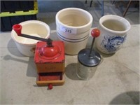 Coffee grinder, chopper, 3 sm crockware