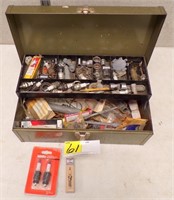 TOOLBOX W/SMALL ENGINE TOOLS & PARTS