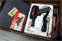 WELLER ELECTRIC SOLDER GUN IN THE CAS E,