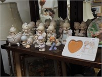19 Precious Moments items: picture frames,