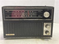 VINTAGE ROBERTS THE PRO LINE AM/FM DUAL POWERED