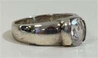 STYLISH STERLING SILVER RING W LARGE SET STONE