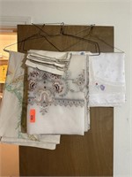 GORGEOUS SET OF LINENS EXCELLENT EMBROIDERY