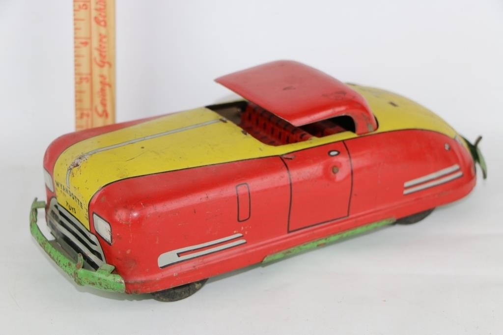 Vintage Wyandotte Toy Tin Car Wind Up Toy 603-F