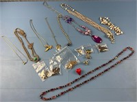 VARIOUS WOMEN'S COSTUME JEWLERY