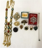 Vintage Rhinestone Brooches & Jewelry