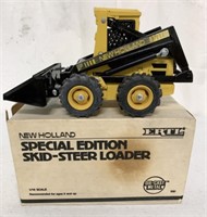 1/16 New Holland Skid- Steer Loader with Box