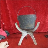 Cast iron pot & stand(adjustable).